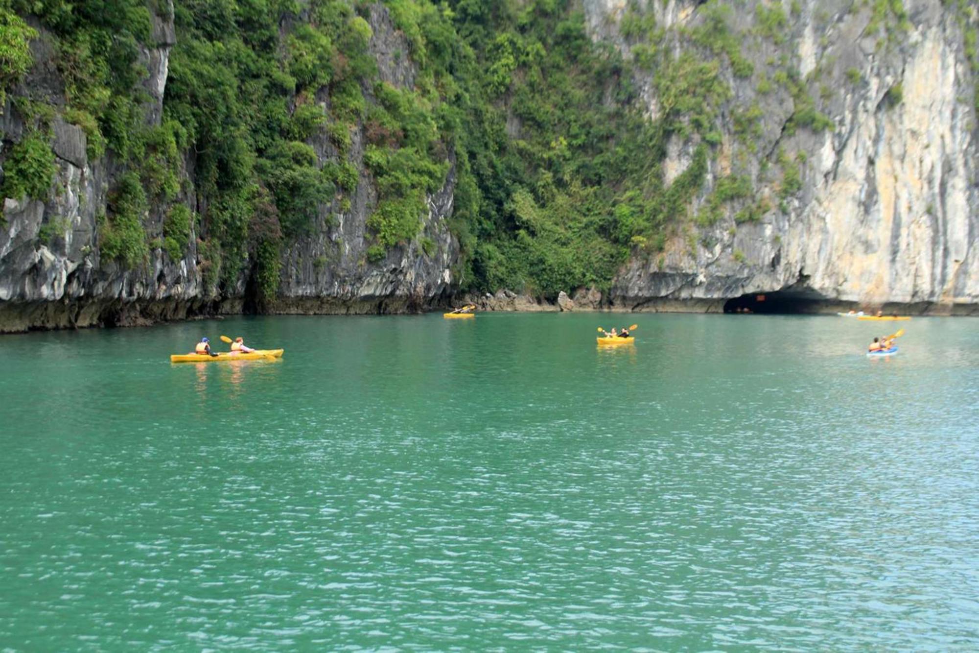 Halong Arcadia Cruise Hotell Ha Long Exteriör bild